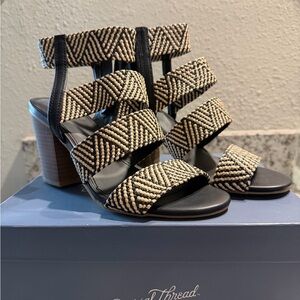 NWT Universal Thread Black and Tan Heeled Sandals